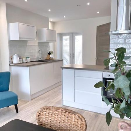 Luxury Porthcawl Large Spacious 2 Bedroom Apt, Garden, Prime Location Exterior foto